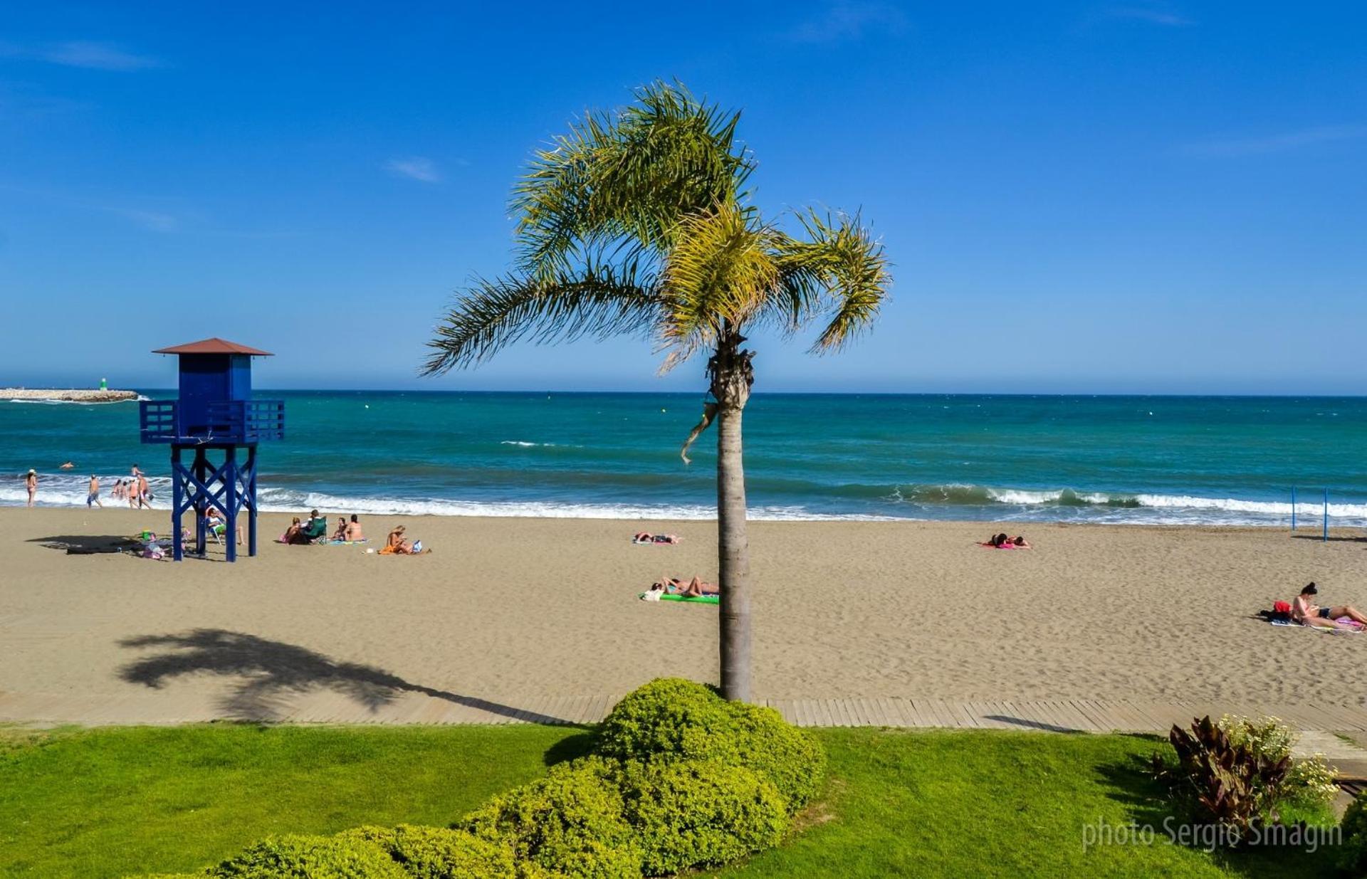 Apartamentos Los Cisnes - 2º Linea De Playa - Perfecta Ubicacion Benalmádena Exterior foto